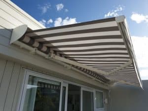 Aluminium hood awning