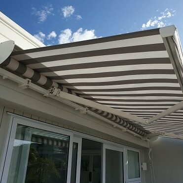 Aluminium hood awning