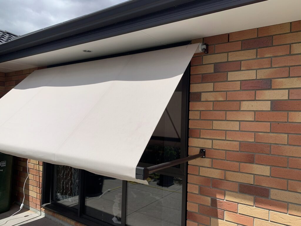 Vertigo Drop Arm Awning