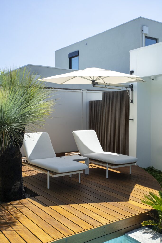 Shadowspec Retreat Poolside Umbrella