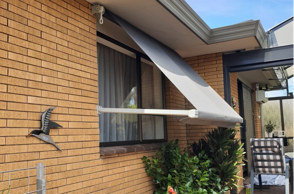 Vertigo Drop Arm Awning