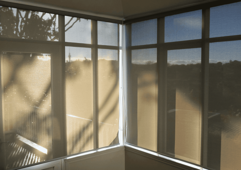 Sunscreen roller blinds