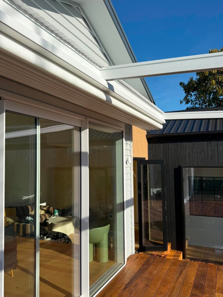 Omega Pergola retracted